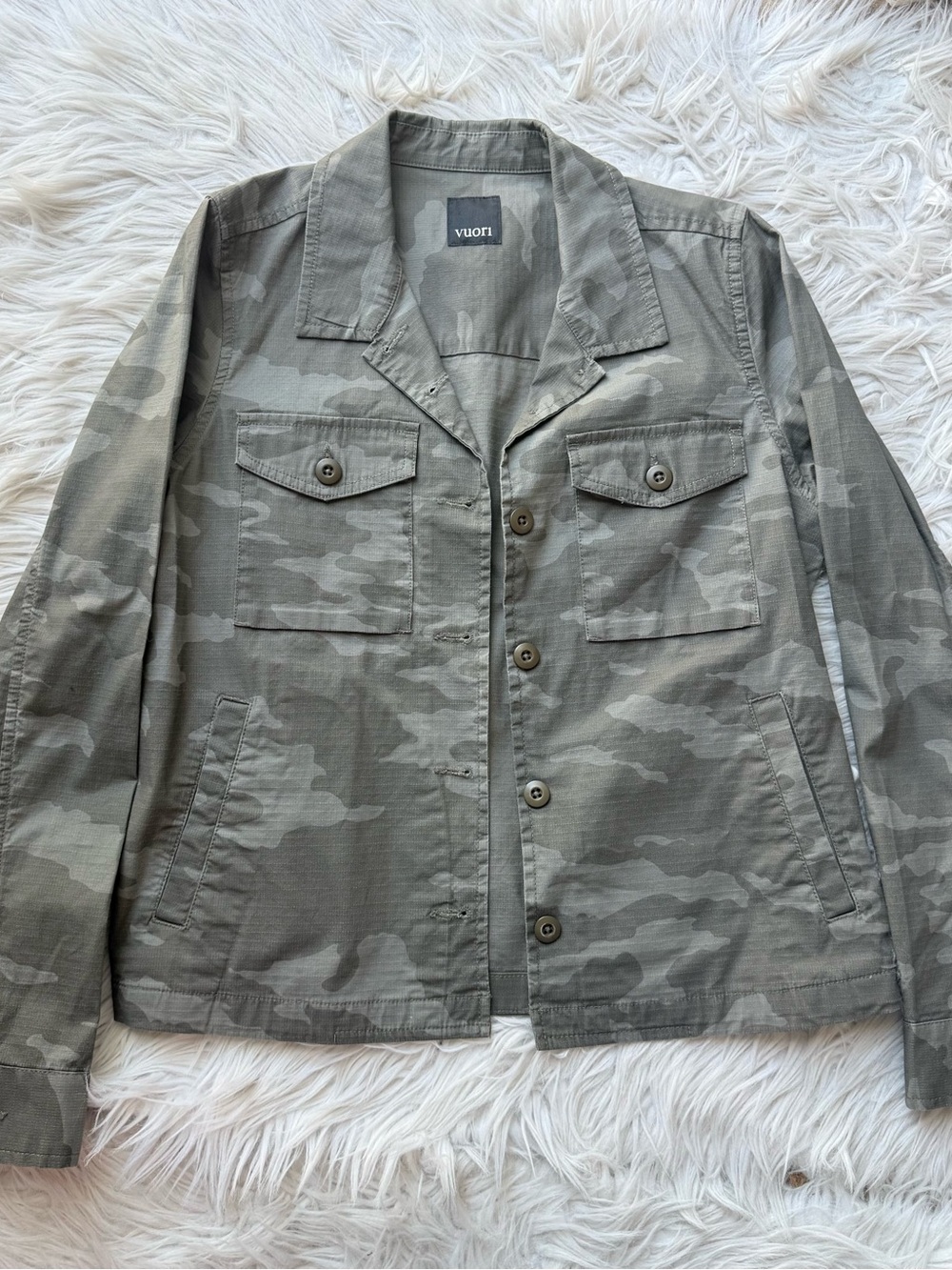 Vuori Olive Green Camouflage Camo Utility Rip Stop Lightweight Jacket Shacket